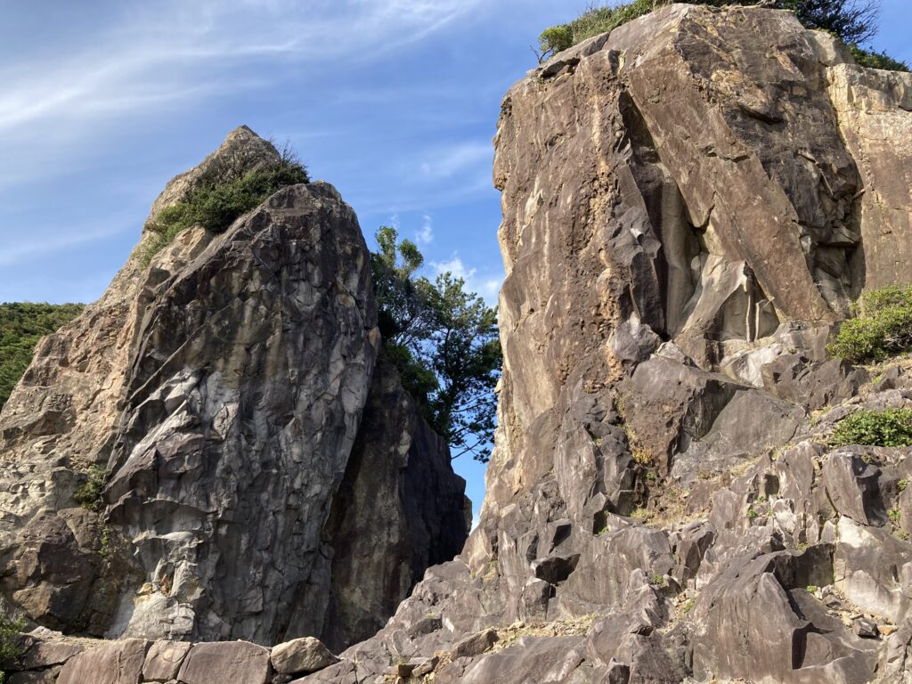 鹿岡の夫婦岩